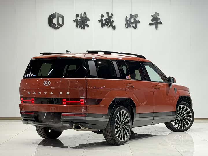 Фото 7 - Hyundai Santa Fe