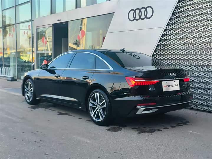 Фото 4 - Audi A6L