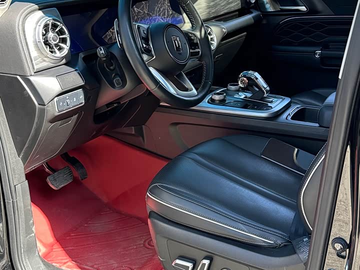 Фото 4 - Tank 300