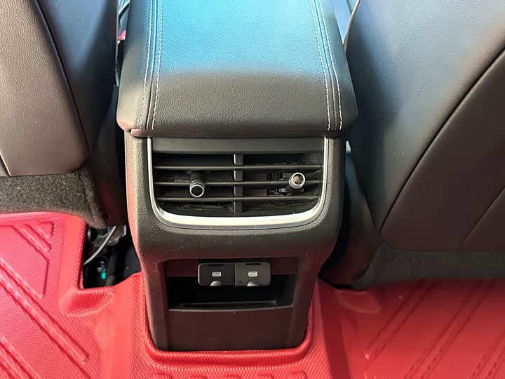 Фото 7 - Tank 300