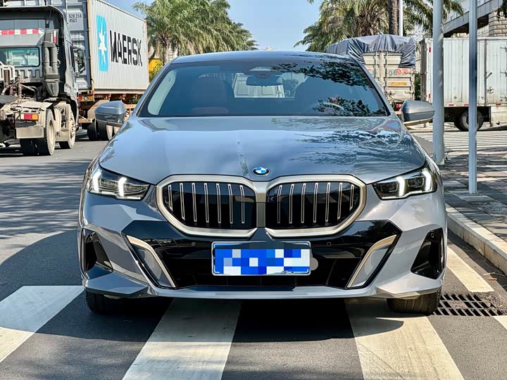 Фото 2 - BMW 5 Series