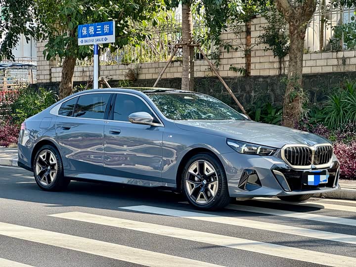 Фото 3 - BMW 5 Series