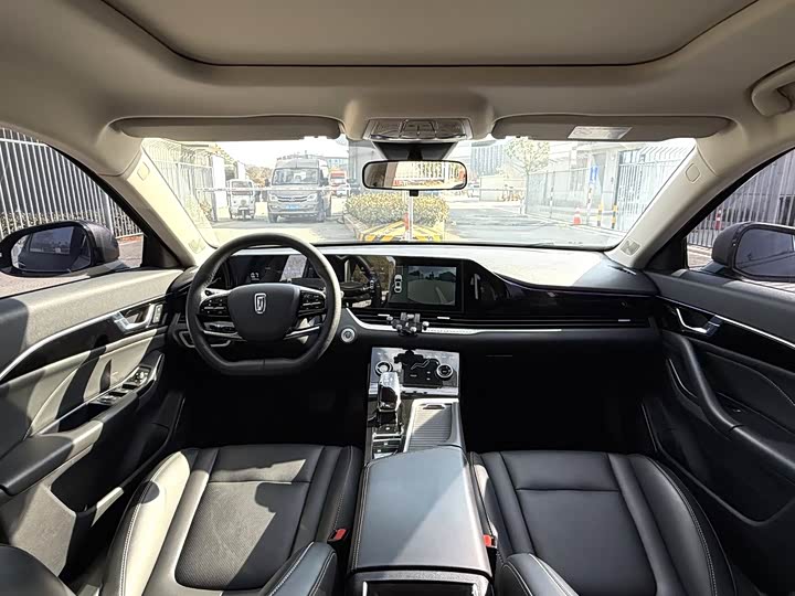 Фото 4 - Bestune B70