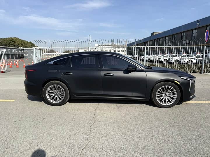 Фото 7 - Bestune B70