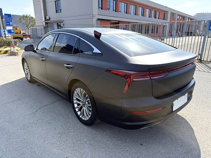 Фото 8 - Bestune B70