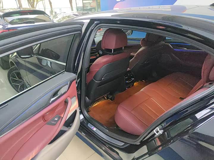 Фото 4 - BMW 5 Series