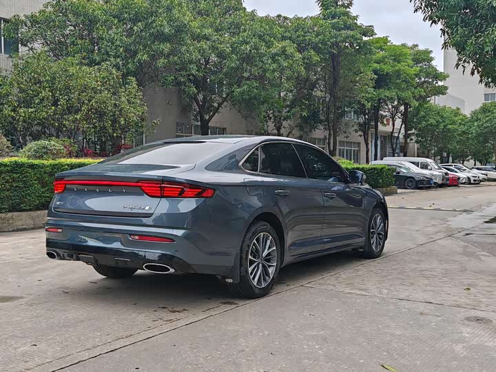 Фото 3 - Geely Preface