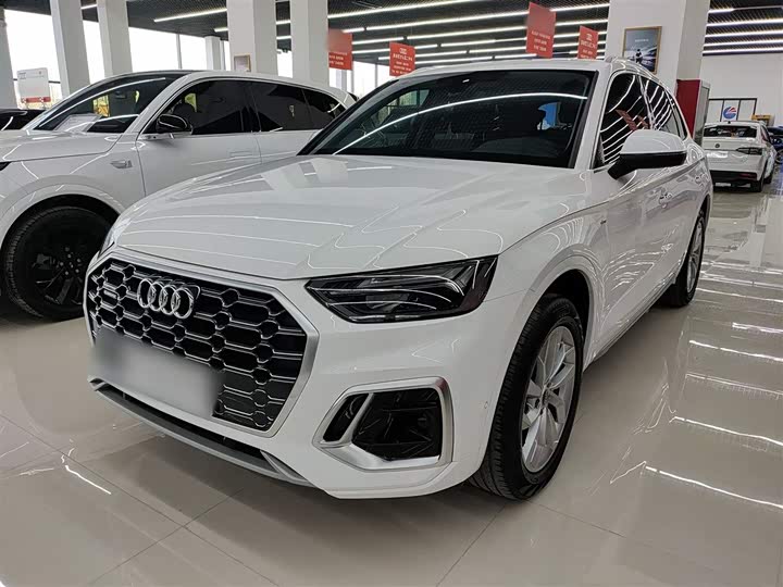 Фото 1 - Audi Q5L