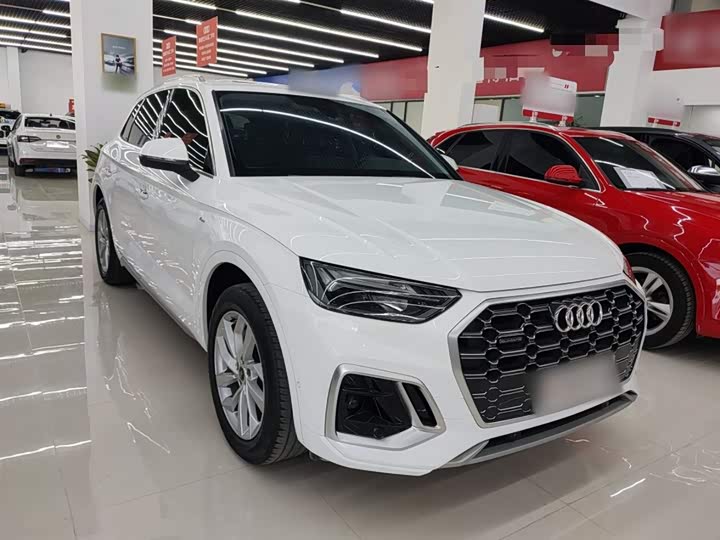Фото 4 - Audi Q5L