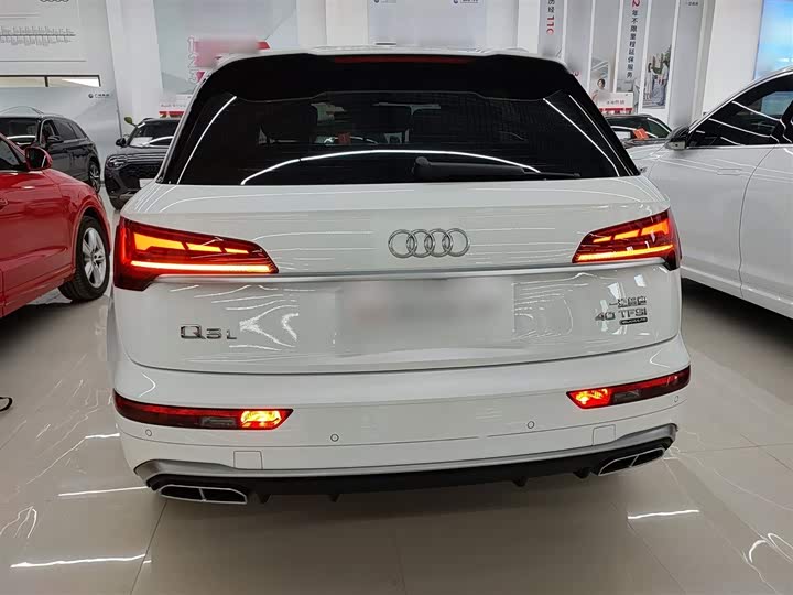 Фото 6 - Audi Q5L