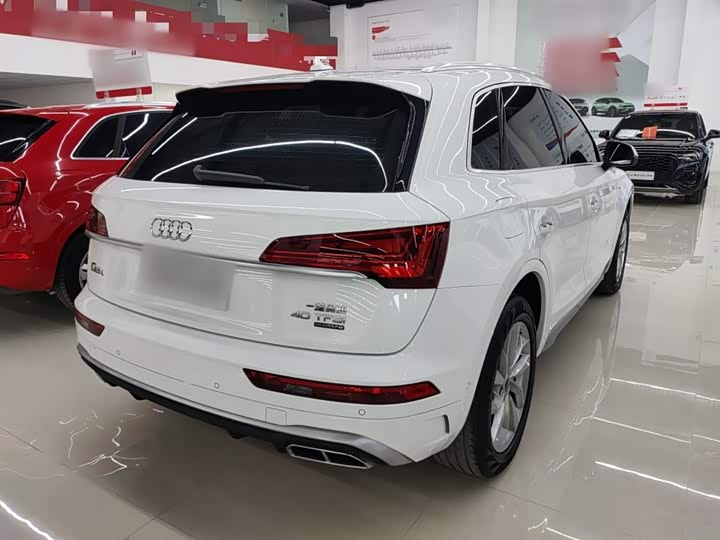 Фото 7 - Audi Q5L