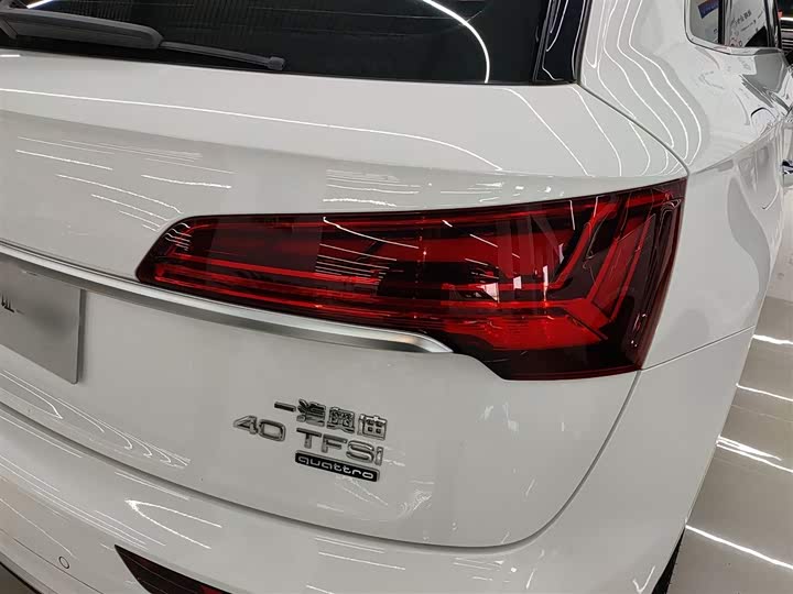 Фото 8 - Audi Q5L