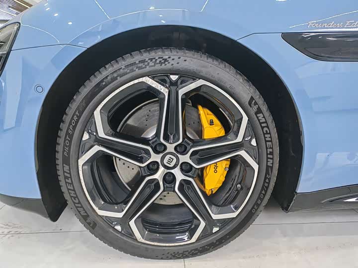 Фото 8 - Xiaomi SU7