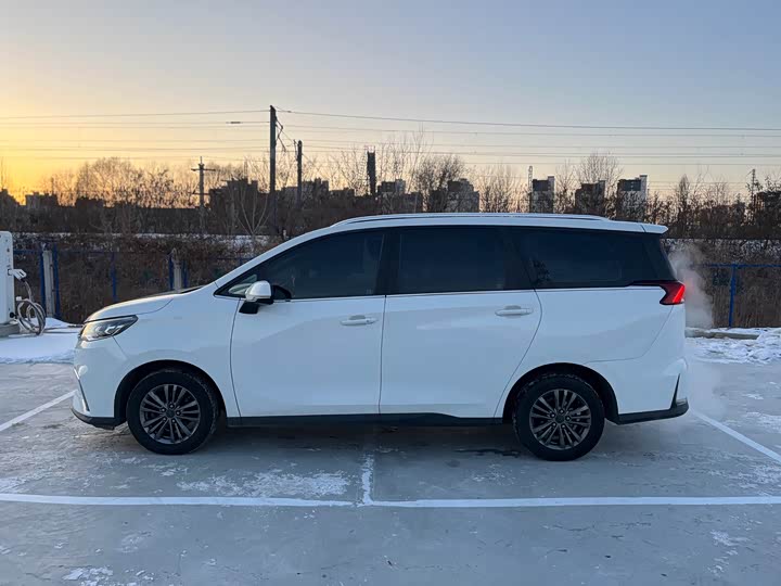 Фото 5 - Maxus G50