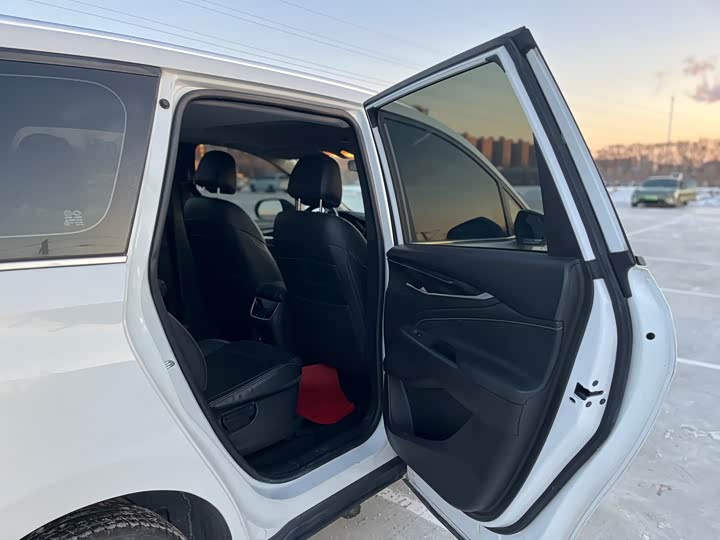 Фото 9 - Maxus G50