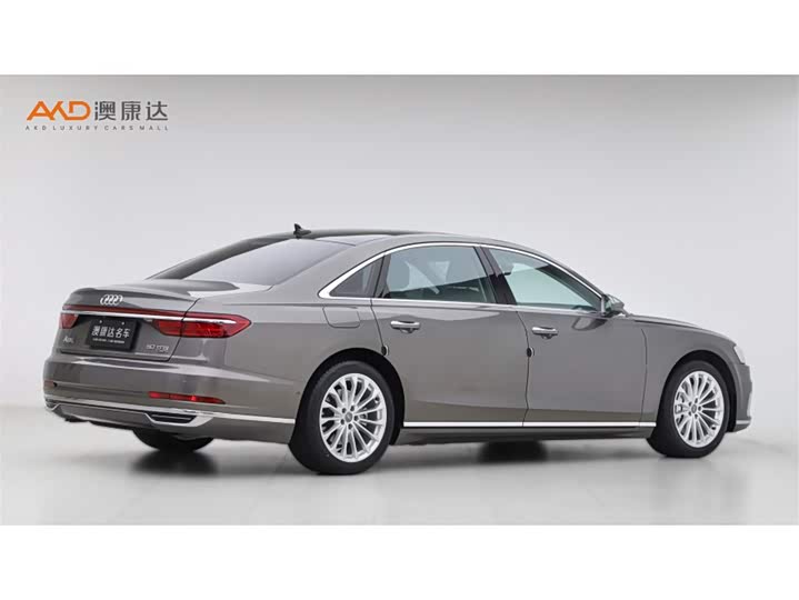 Фото 3 - Audi A8