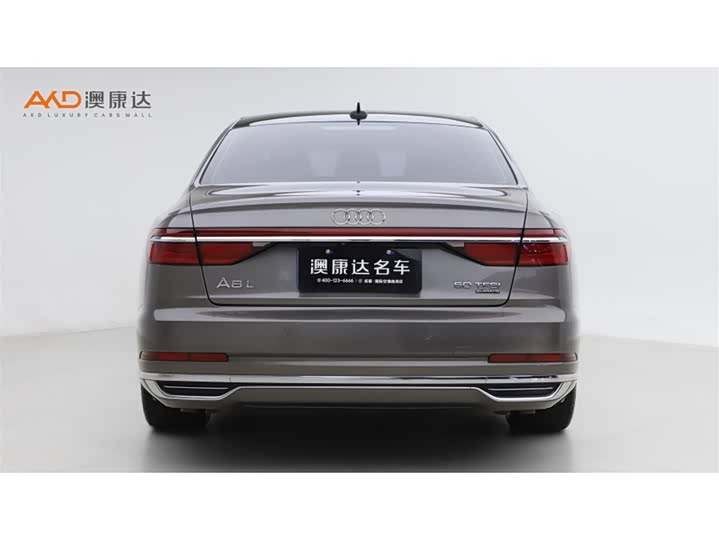 Фото 4 - Audi A8