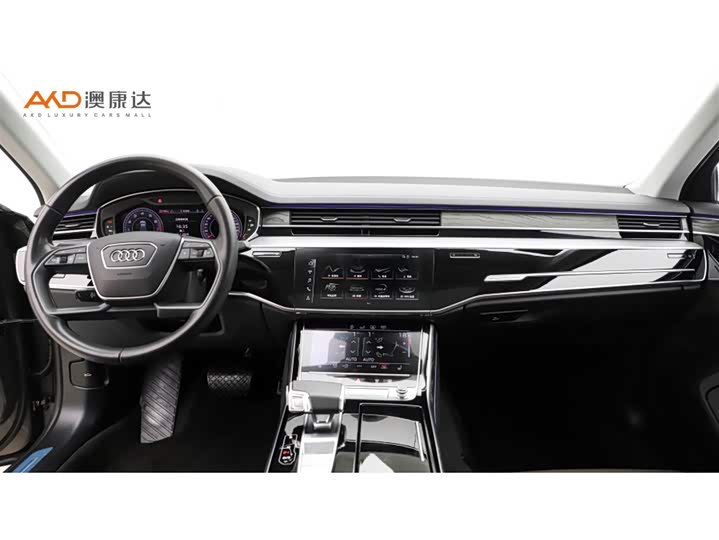 Фото 5 - Audi A8