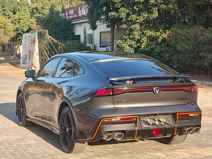 Фото 2 - Changan UNI-V