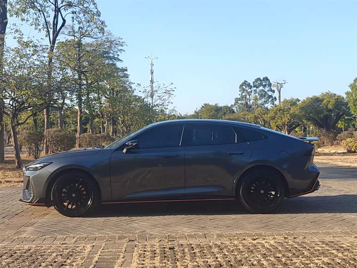 Фото 7 - Changan UNI-V