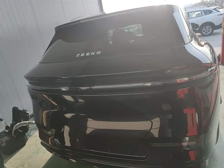 Фото 6 - Zeekr 7X