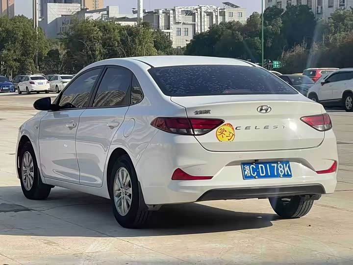 Фото 6 - Hyundai Celesta