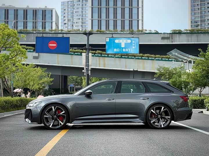 Фото 4 - Audi RS 6