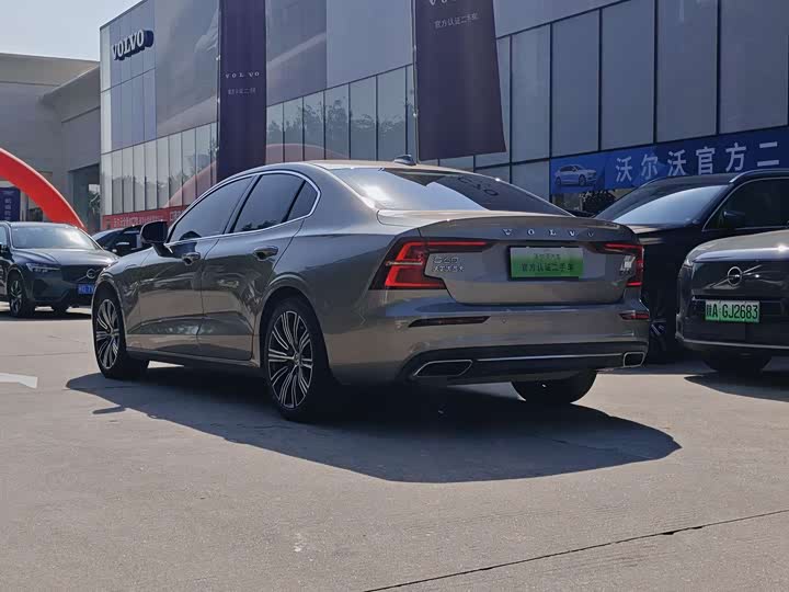 Фото 7 - Volvo S60 Hybrid