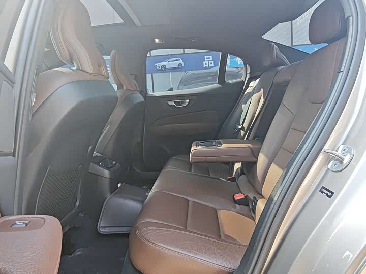 Фото 8 - Volvo S60 Hybrid