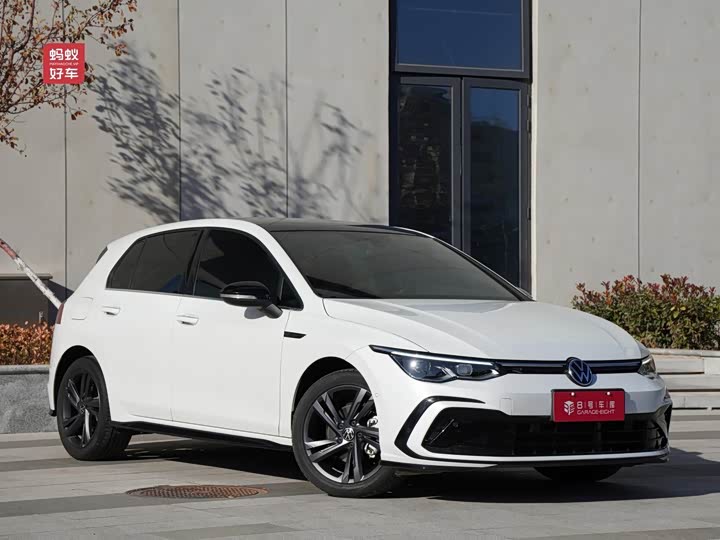 Фото 3 - Volkswagen Golf