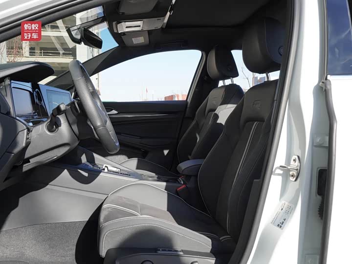 Фото 9 - Volkswagen Golf