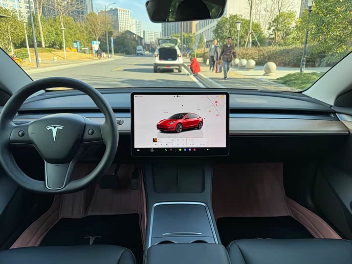 Фото 6 - Tesla Model 3