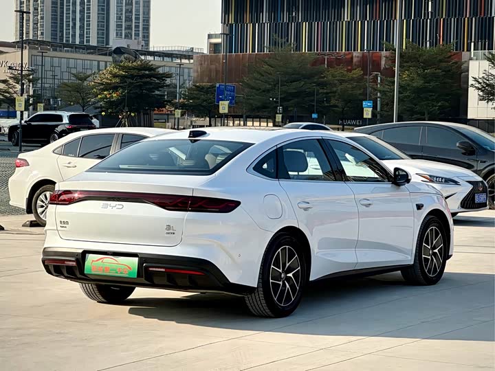 Фото 4 - BYD Qin L