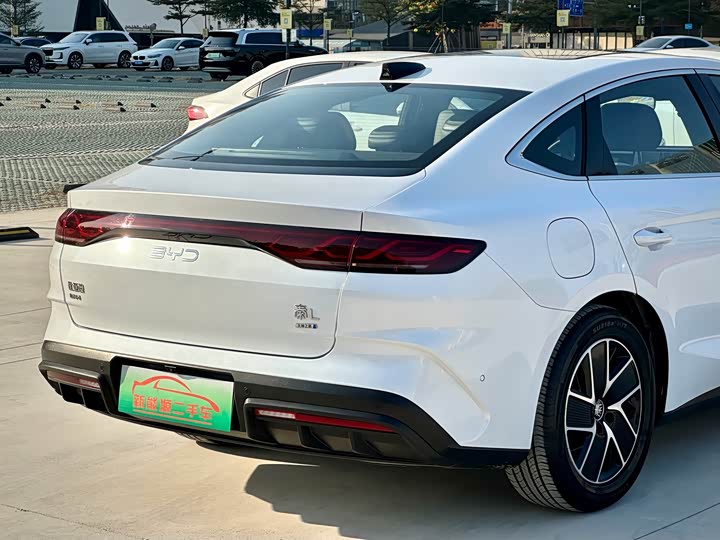 Фото 9 - BYD Qin L