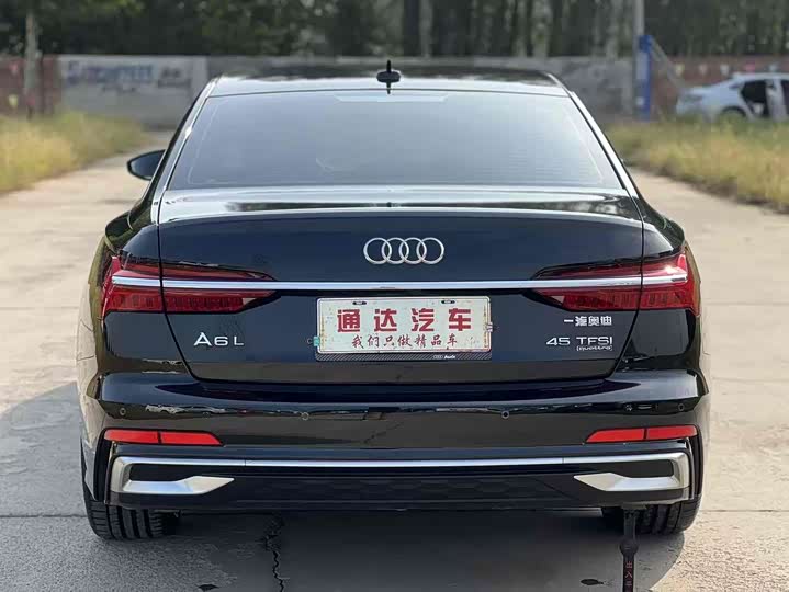 Фото 4 - Audi A6L