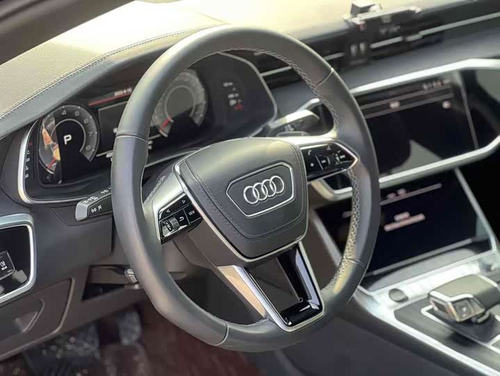 Фото 9 - Audi A6L