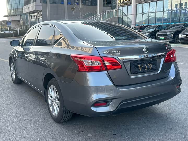 Фото 9 - Nissan Sylphy