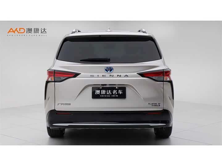 Фото 4 - Toyota Sienna