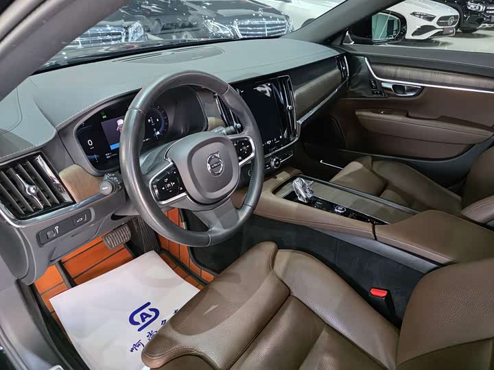 Фото 6 - Volvo S90