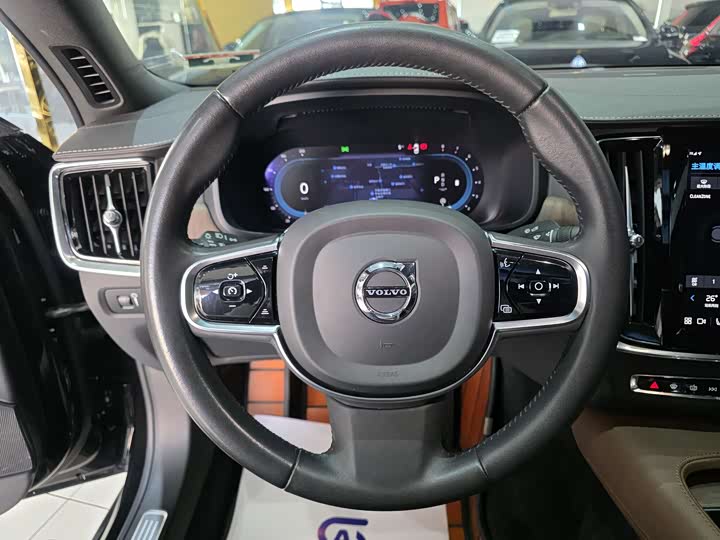 Фото 7 - Volvo S90