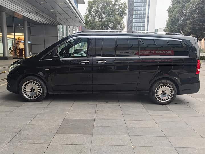 Фото 4 - Mercedes-Benz V-Class