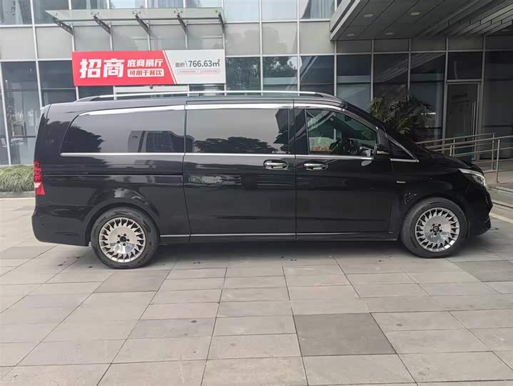 Фото 5 - Mercedes-Benz V-Class