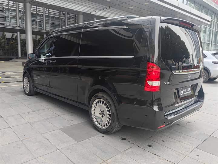 Фото 6 - Mercedes-Benz V-Class