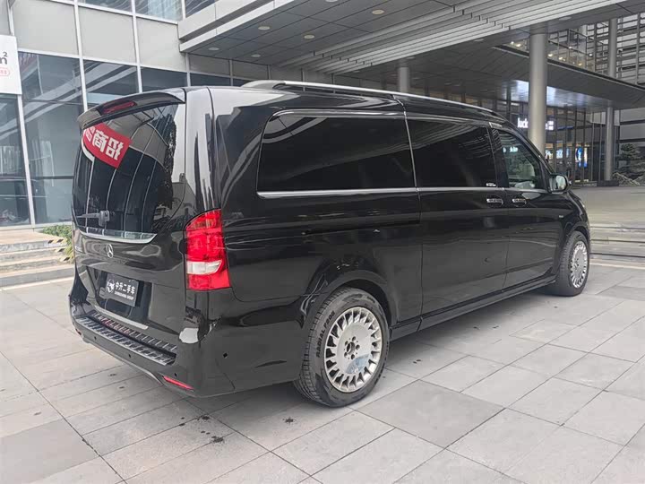 Фото 7 - Mercedes-Benz V-Class