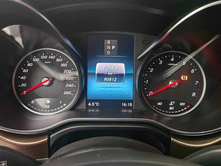 Фото 8 - Mercedes-Benz V-Class