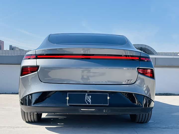 Фото 8 - XPeng P7