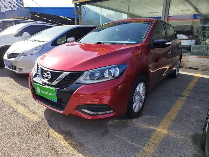 Фото 1 - Nissan Tiida