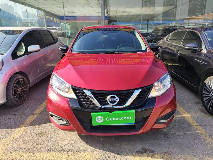 Фото 3 - Nissan Tiida