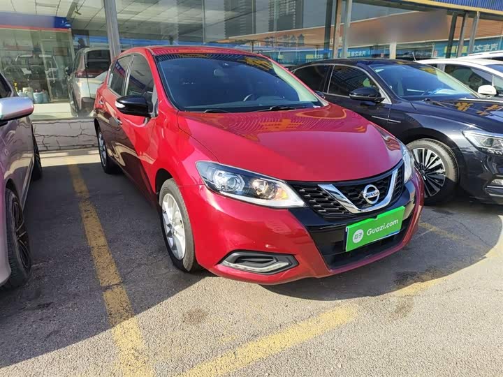 Фото 4 - Nissan Tiida