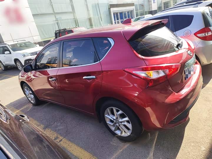 Фото 5 - Nissan Tiida